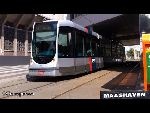 RET Tram Citadis wagen 2057 komt aan op halte Rotterdam Maashaven op lijn 2 naar Charlois