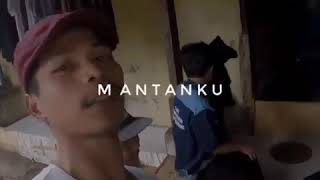Download lagu Menyanyikan lagu untuk mantanku, Lihat pacarku dia maen gila, jadi kekasih koq tidak setia mp3