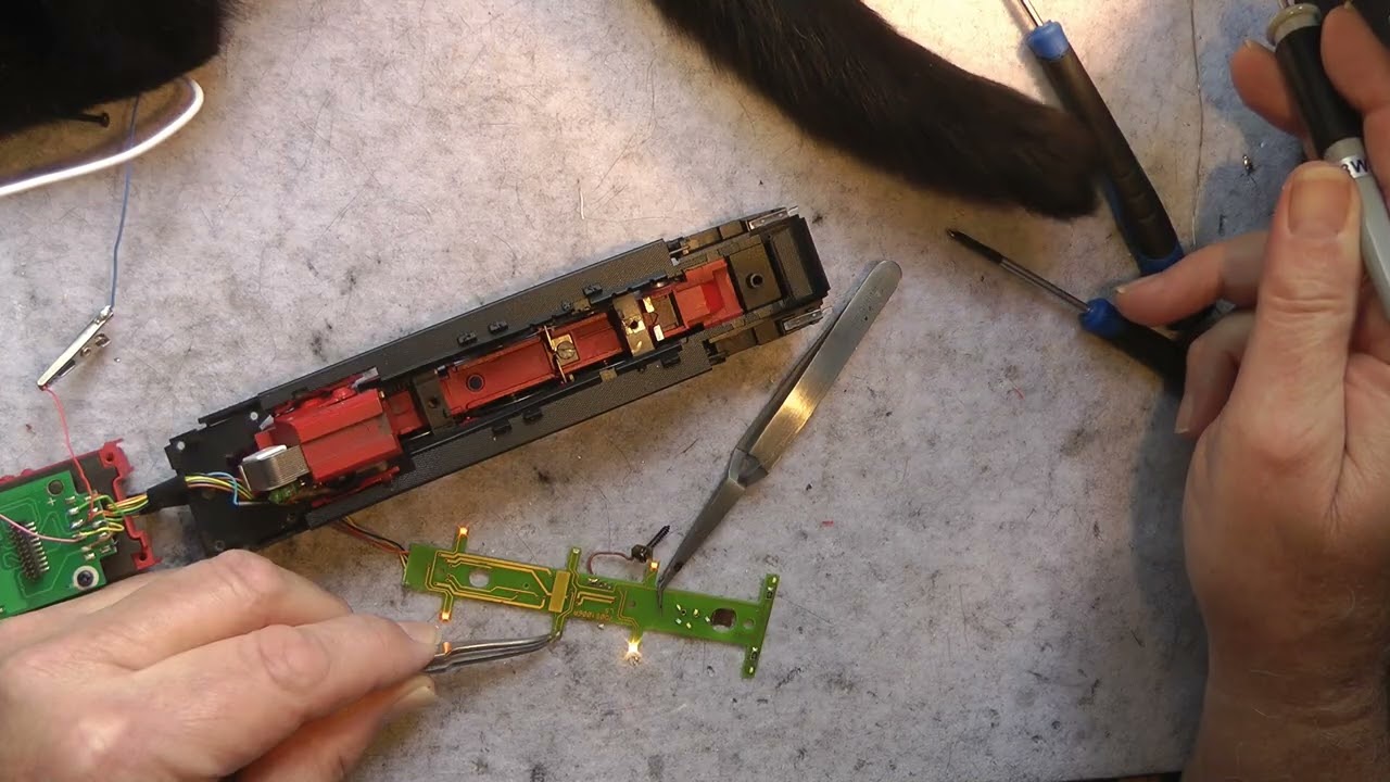 Wolfgangs Märklin Modellbahn  Märklin BR 10 002 Bekommt Weiße LEDS