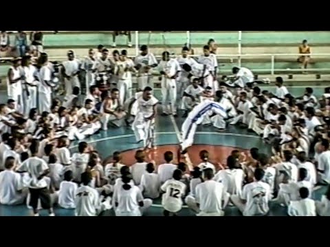 Batizado de Capoeira do Grupo Zimbaboe em Taquaritinga-SP (1999)