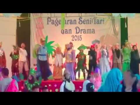 Penutupan Pagelaran Seni Tari dan Drama 2015 PGSD Angkatan 2014 UPI Purwakarta "Flashmob"