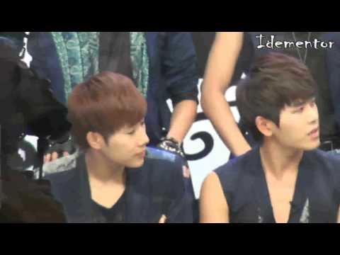 120726 Sunggyu & Hoya @ Chanel V