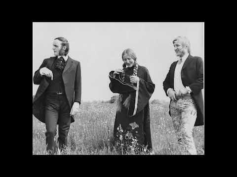 Heather Wood - The Poor Little Beggar Girl (live 1977, by Richard Thompson)