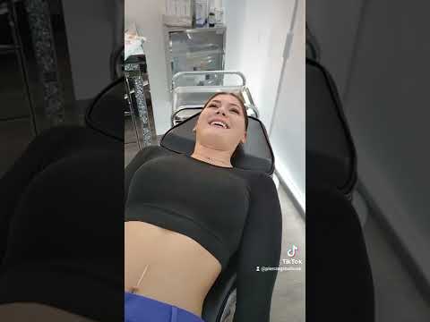 Josie bekommt ein Bauchnabel Piercing 💉 #PiercingStudioWermelskirchen