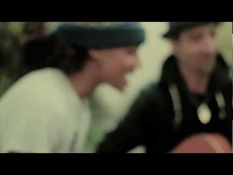 Bluey Robinson - 'Coming Back' | Acoustic Street Session