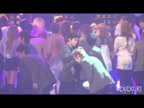 [FANCAM] 111106 Love Sharing Concert