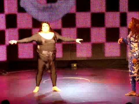 Blue Space - Márcia Pantera & Thalia Bombinha 11.12.10