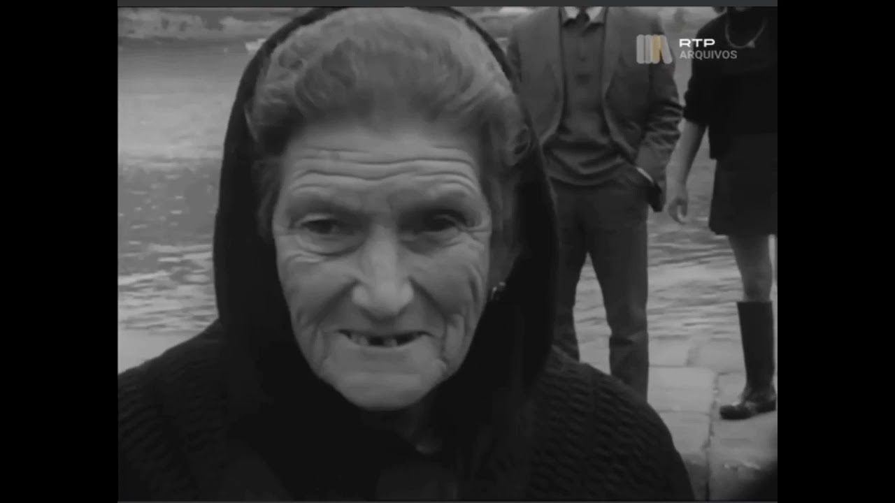 PORTO 1975 ( Mulheres da Ribeira )