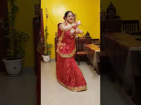 Solah  button meri choli mei