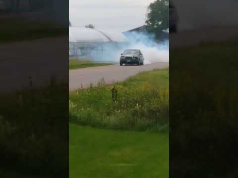 92 Mercedes 400E burnouts
