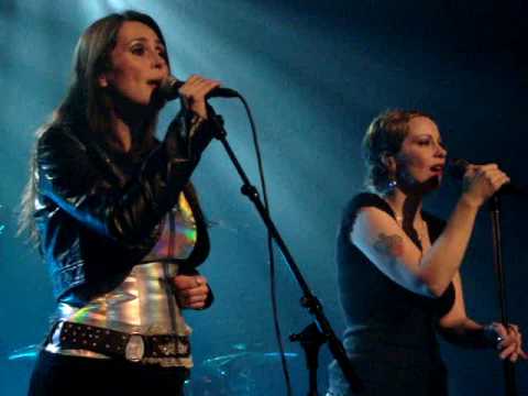 Anneke van Giersbergen / Agua de Annique ft. Sharon den Adel - "Somewhere"