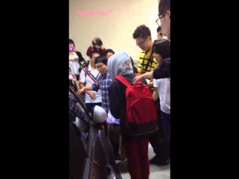 120510 SNSD Sunny After Catch Me If You Can Musical