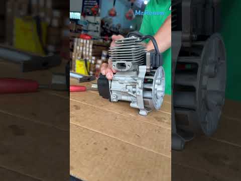 Check the engine compression of the brush cutter after replacing the piston.