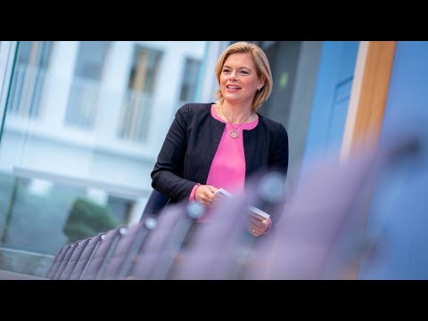 Klöckner wants to help farmers with structural change