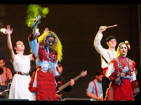 Пуста младост LIVE - Деси Добрева