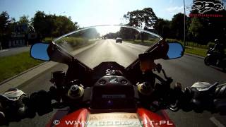 preview picture of video 'CBR 1000 RR vs city traffic II'