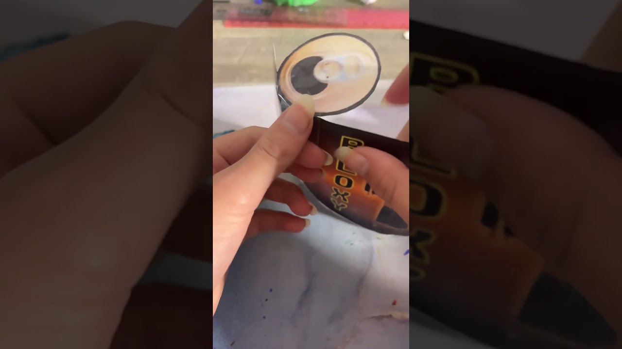 Making a bloxy cola paper squishy #diy #papercraft #papersquishy #squishy #roblox #bloxycola