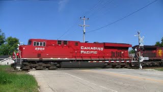 preview picture of video 'Canadian Pacific Mixed Freight Through Caledonia'