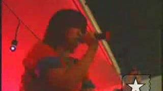 CSS - Cansei de Ser Sexy toca &quot;Meeting Paris Hilton&quot;