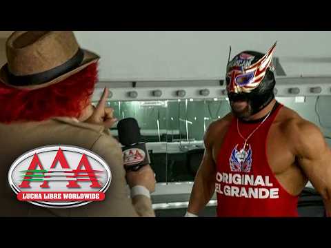 “Original” El Grande Americano attacks Pimpinela Escarlata: Lucha Libre AAA highlights