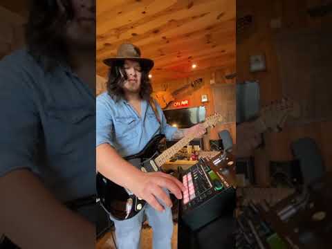 Riders in the sky (the shadows versión) Roland MC 101