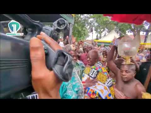 WATCH:Yagbonwura Bii-Kunuto I Embraces Asantehene at Manhyia Palace