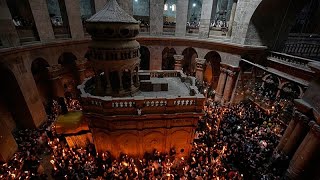 "Recibid la luz": emoción y devoción en Jerusalén durante la ceremonia del encendido de la Santa Luz