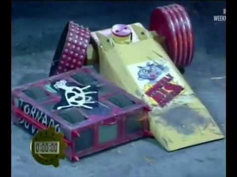 Crowned Classics Tornado vs Wheely Big Cheese