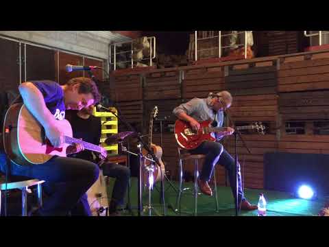 Crazy little thing called love (Acoustic Cover - Queen)