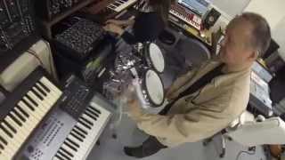Video thumbnail for Roland System 700 demonstration by Keizo Suzuki & Risa   @Studio D.C, Osaka, Japan by 香港電子音樂社 Hong Kong Electronic Music Society