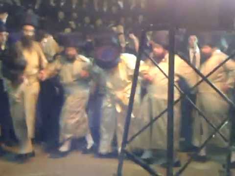 Toldos Avraham Yitzchak Lag Baomer 5773