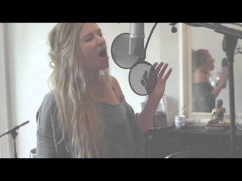 Sandra van Nieuwland - Tidy & Quiet (Official Video)