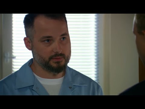 Kamil musiał ratować życie pacjentki przez błąd doktora Borowika! [Na Wspólnej odc. 2762]