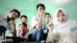 Download lagu Keren Banget! Tik Tok Terbaru 2019 mp3 Download lagu Keren Banget! Tik Tok Terbaru 2019 mp3