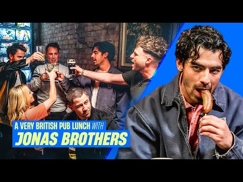 Jonas Brothers' Very British Pub Lunch | tour secrets, live piano, 'Waffle House’ | Interview