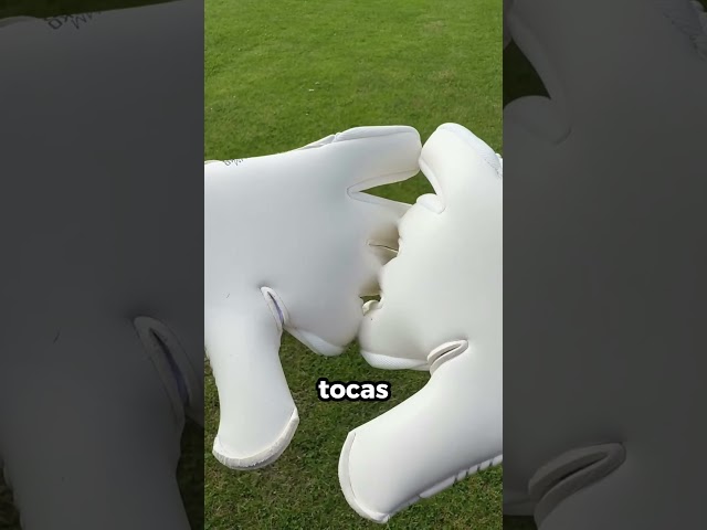 Vídeo relacionado con Barcelona Guantes de Portero Oficiales de FC niños