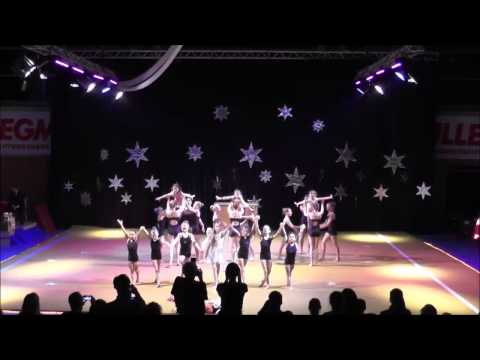 Weihnachtsgala TSV Friedberg  - Auftritte der Sportakrobatinnen (13.12.2014)