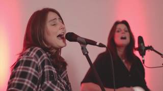 Erin Enderlin and Terri Clark sing No Fear