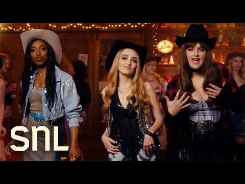 Watch Chris Stapleton Join Ryan Gosling in a "Saturday Night Live" Skit