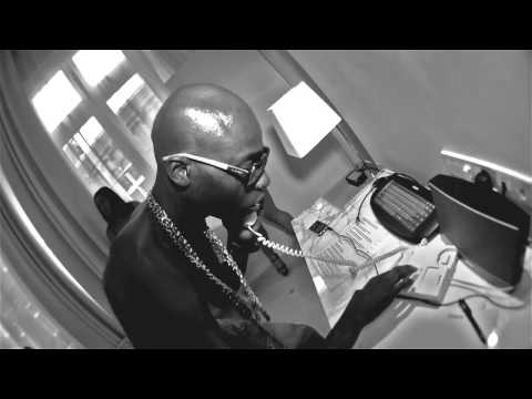 Kleine Viezerik - Futurola (HD)