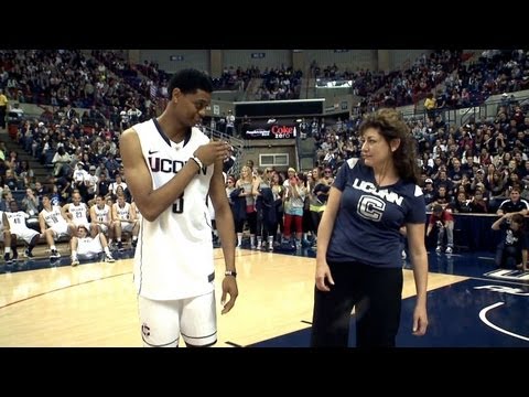 Jeremy Lamb Teaches President Herbst the Lamb Shake