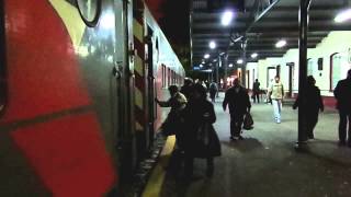 preview picture of video 'Estación Mariano J. Haedo - pasajeros del tren a Bragado'