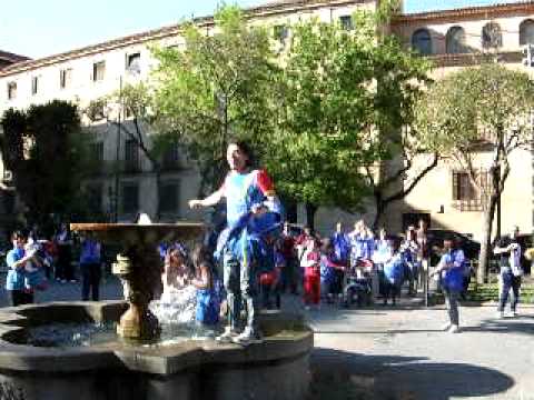 Avenida campeonas de Europa - Afición Avenida en Plaza de los Bandos02
