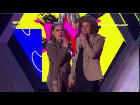 AlexXxStrecci BESA a Danna Paola y Ella  Le  Responde Con Una Cachetada