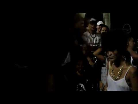 Azzy VS Lili. Batalha do tanque