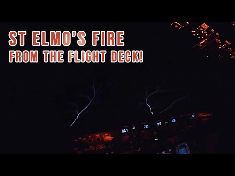 St Elmo's Fire from the FLIGHT DECK of a Boeing 737!