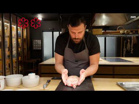 2-Sterne-Michelin-Koch zeigt hausgemachtes Rezept: Hühnchen - entbeint und gefüllt - in Kopenhagen