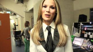 Marie Serneholt är backstage på Melodifestivalen 2012