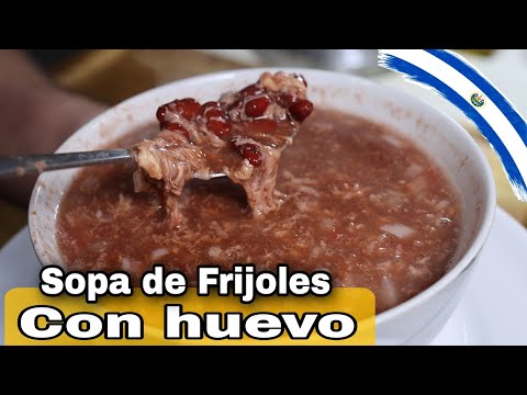 Cómo hacer Sopa de frijoles con huevo (Receta Salvadoreña)  🍲
