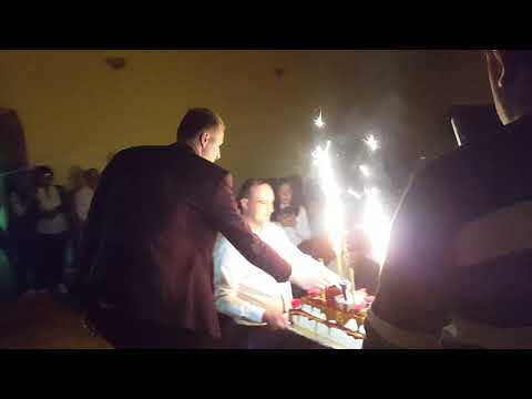 Nuntă Florin și Ana Maria Sanda.  Tortul